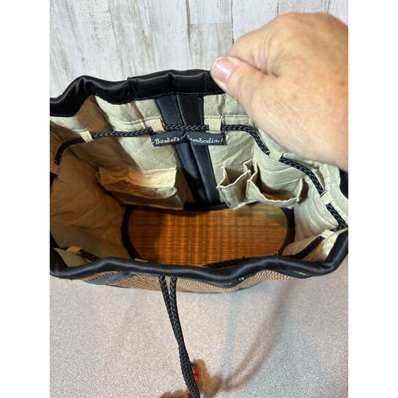 Baskets of Cambodia Crossbody Drawstring‎ Closure Handbag - Picture 4 of 6